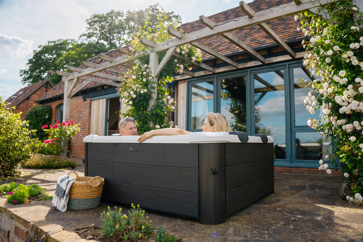 MSPA OSLO Rigid Hot Tub & Spa