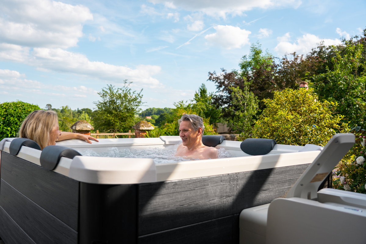 MSPA OSLO Rigid Hot Tub & Spa