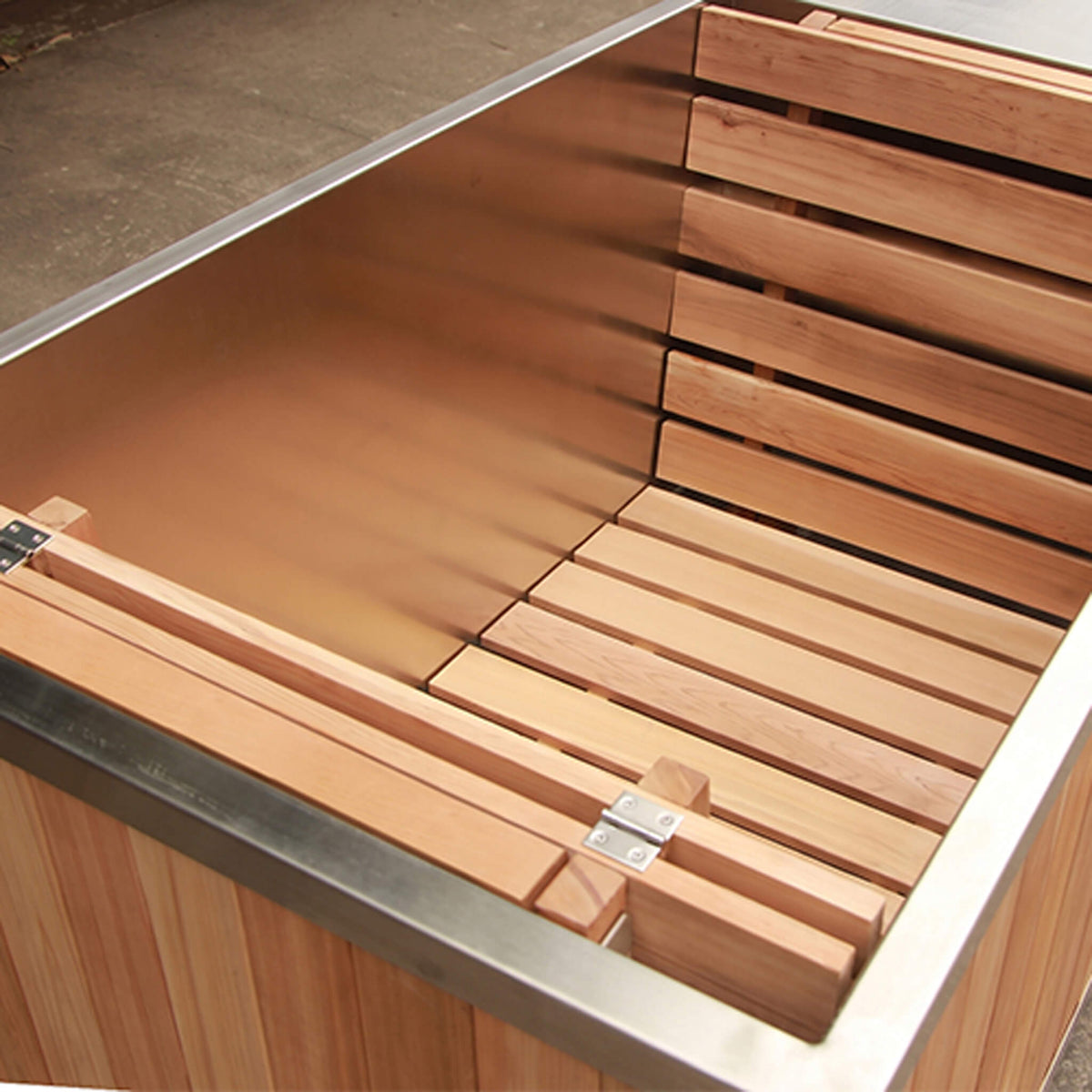 Finnmark SoulCold™ Luxury Cold & Hot Plunge Tub – 1-Person | 180-Gallon with Chiller & Cover